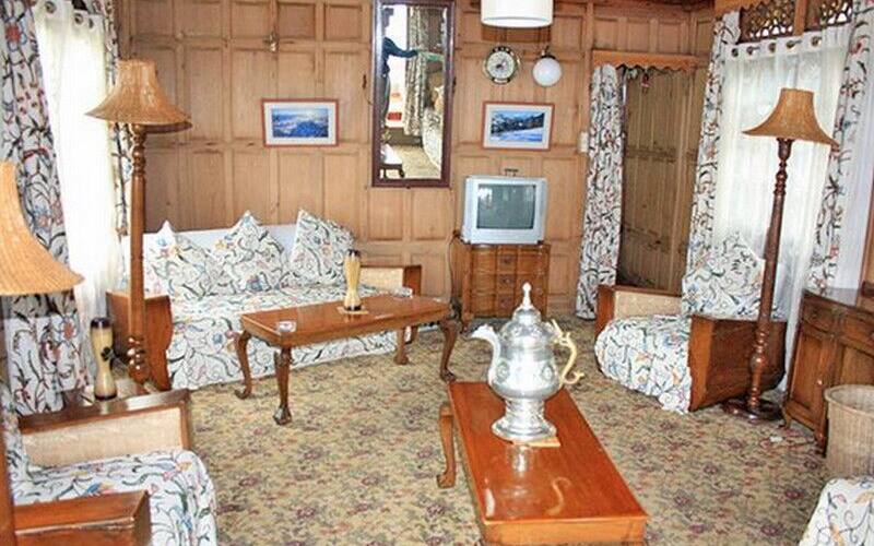 Houseboat Princess Palace Deluxe 2, Srinagar 1